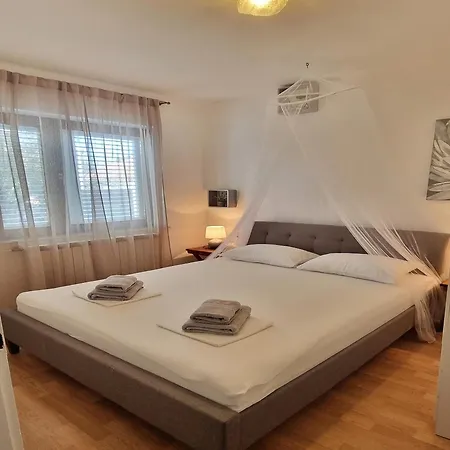 5237-1 Διαμέρισμα Privlaka (Zadar)