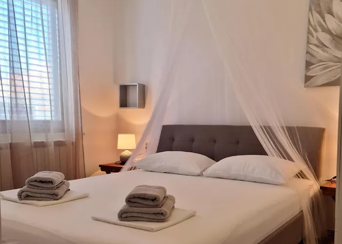 5237-1 Апартаменты Привлака